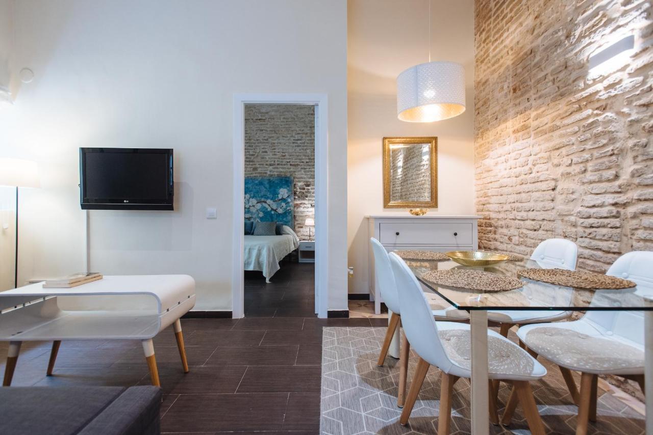 Cozy Apartment In House-Palace With Private Patio Севілья Екстер'єр фото